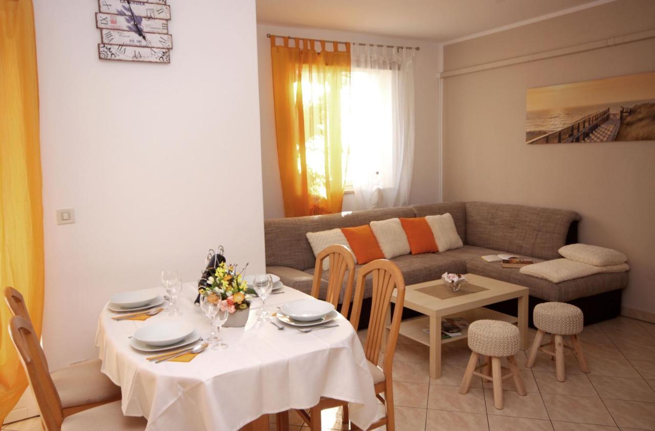 Apartment Ely Rabac Extérieur photo