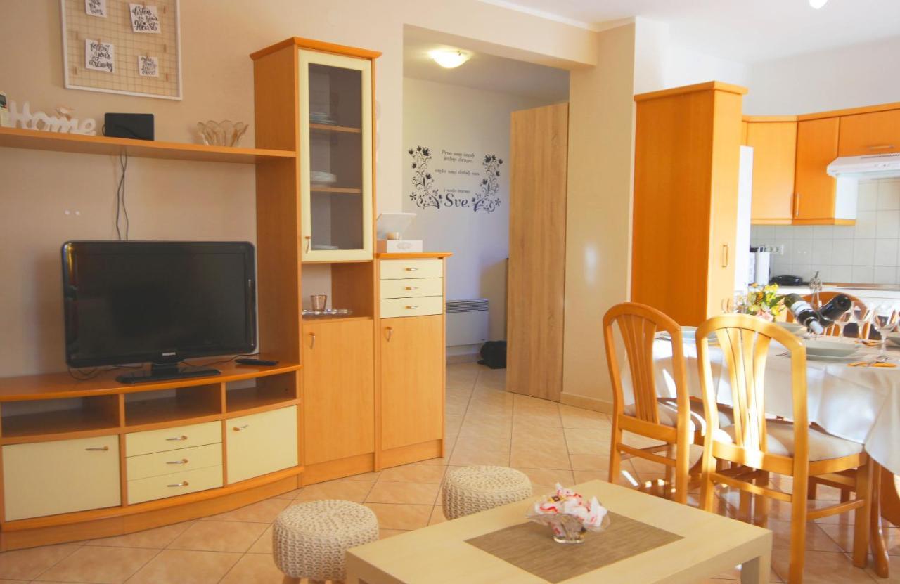Apartment Ely Rabac Extérieur photo